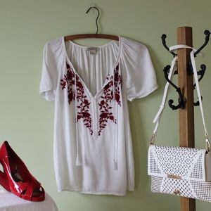 Gorgeous Lucky Brand white and red tie top Size S
